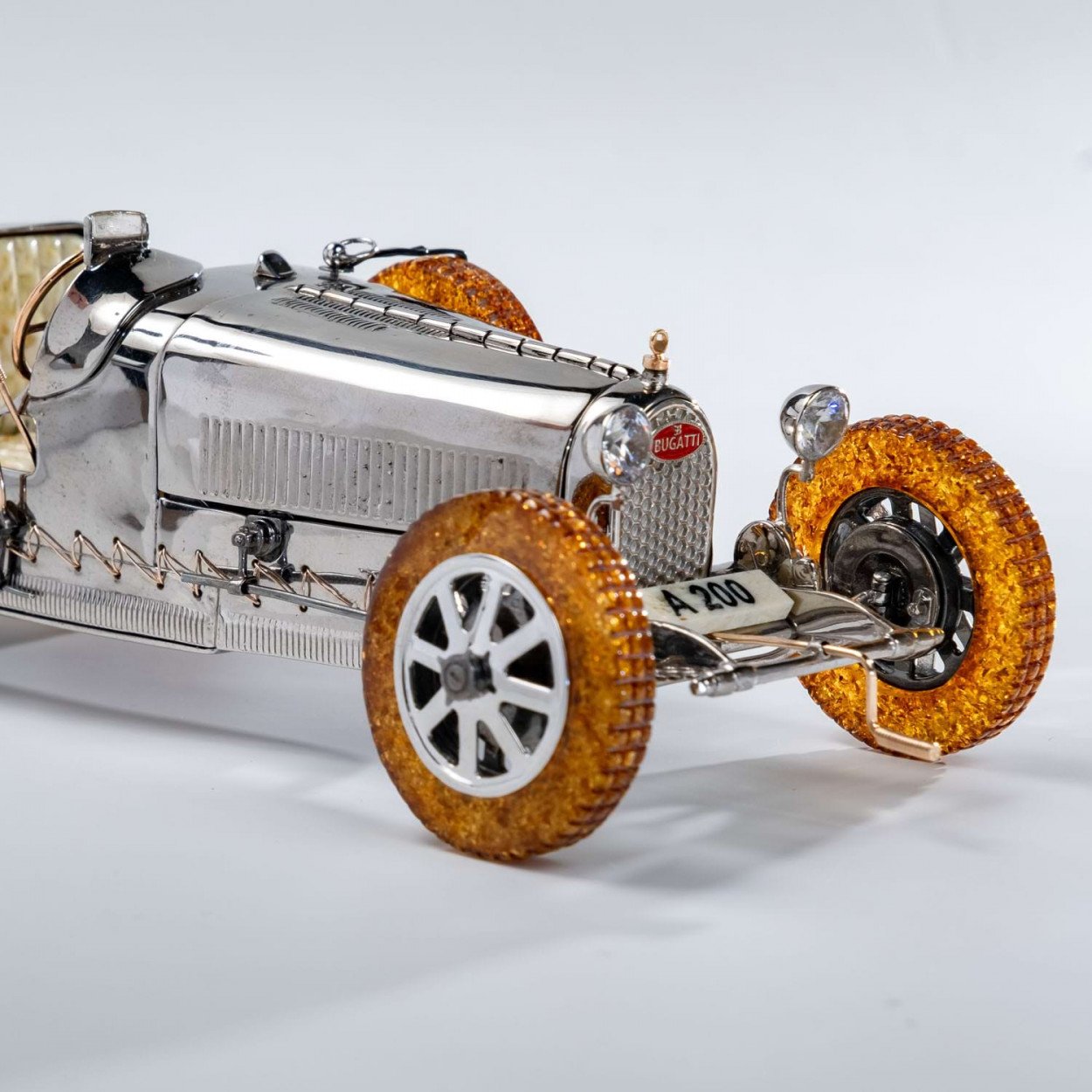 Bugatti 1024 серебро
