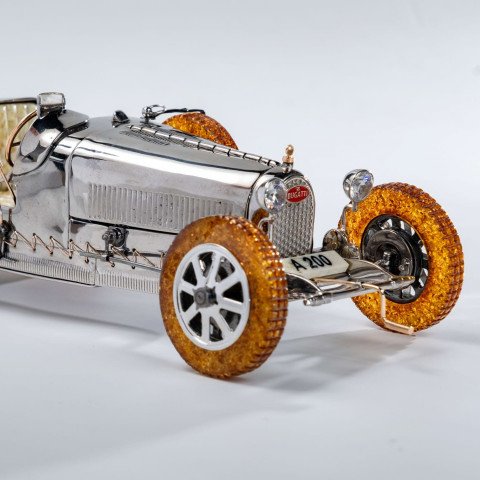 Bugatti 1024 серебро