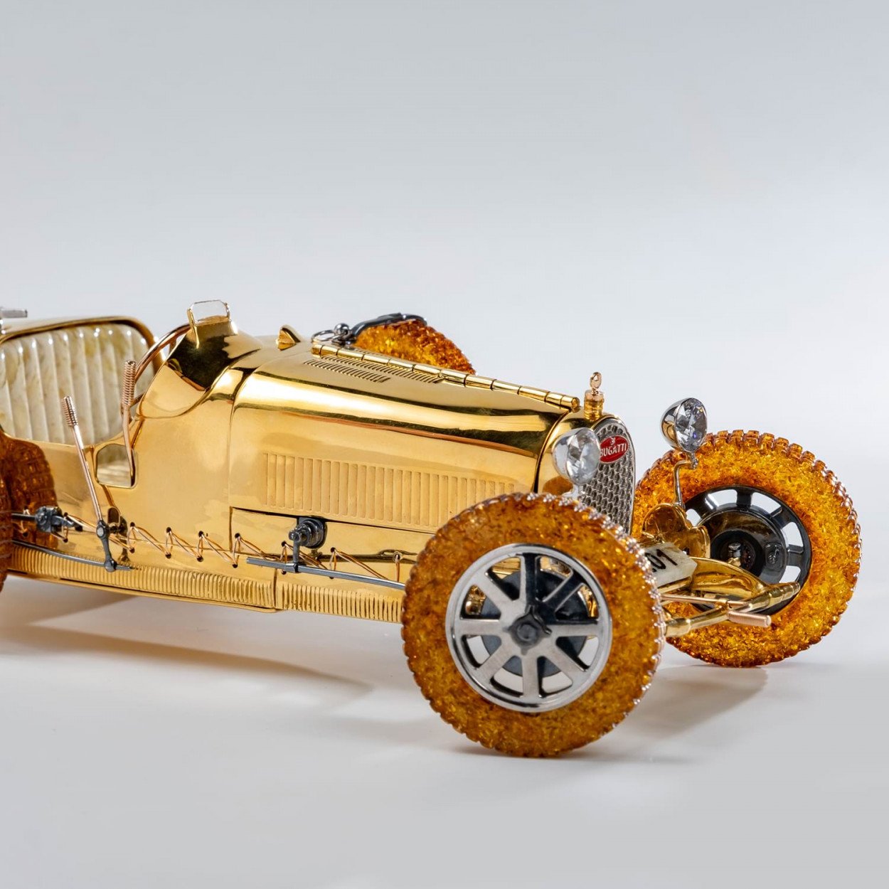 Bugatti 1024 золотой Bugatti 1024 золотой
