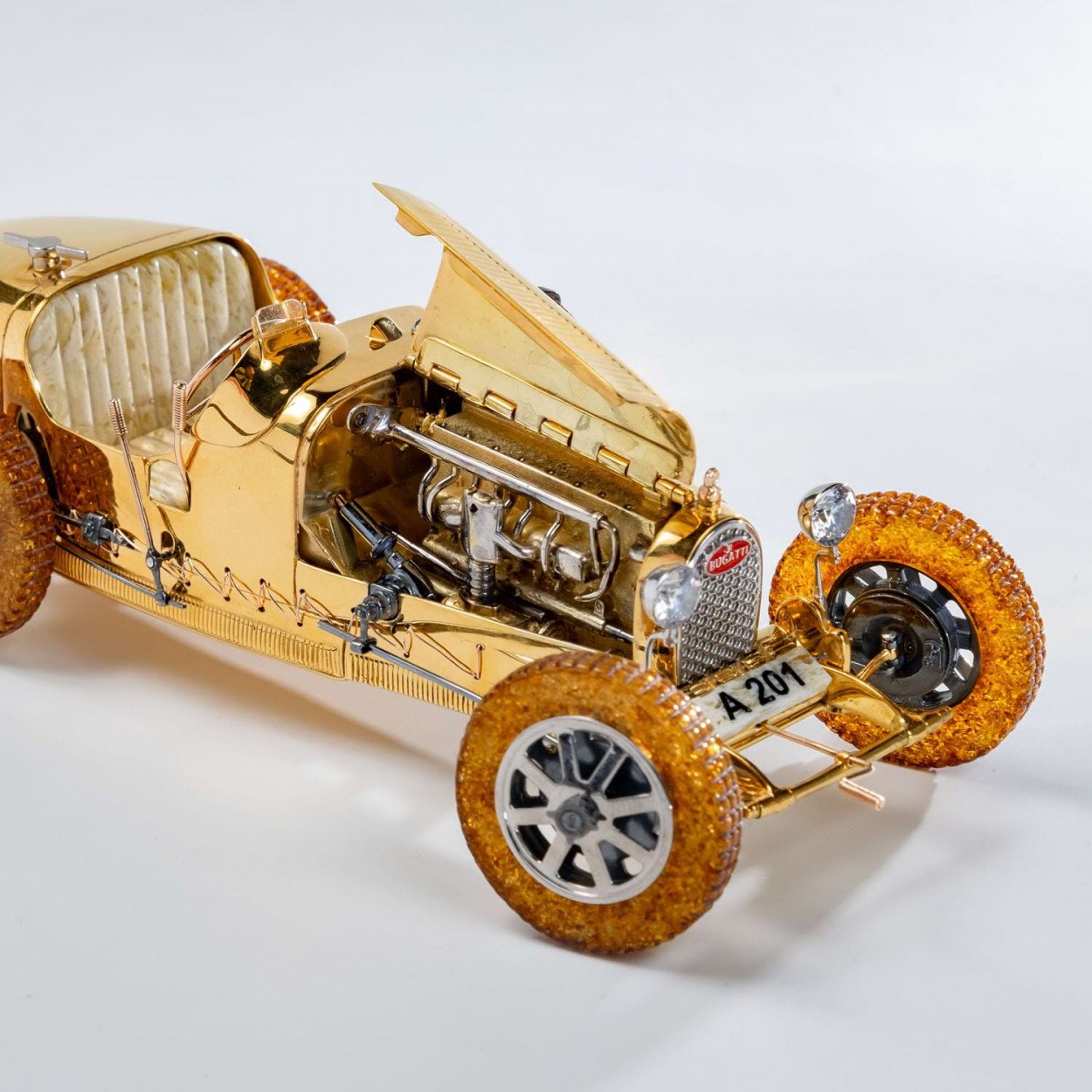 Bugatti 1024 золотой Bugatti 1024 золотой